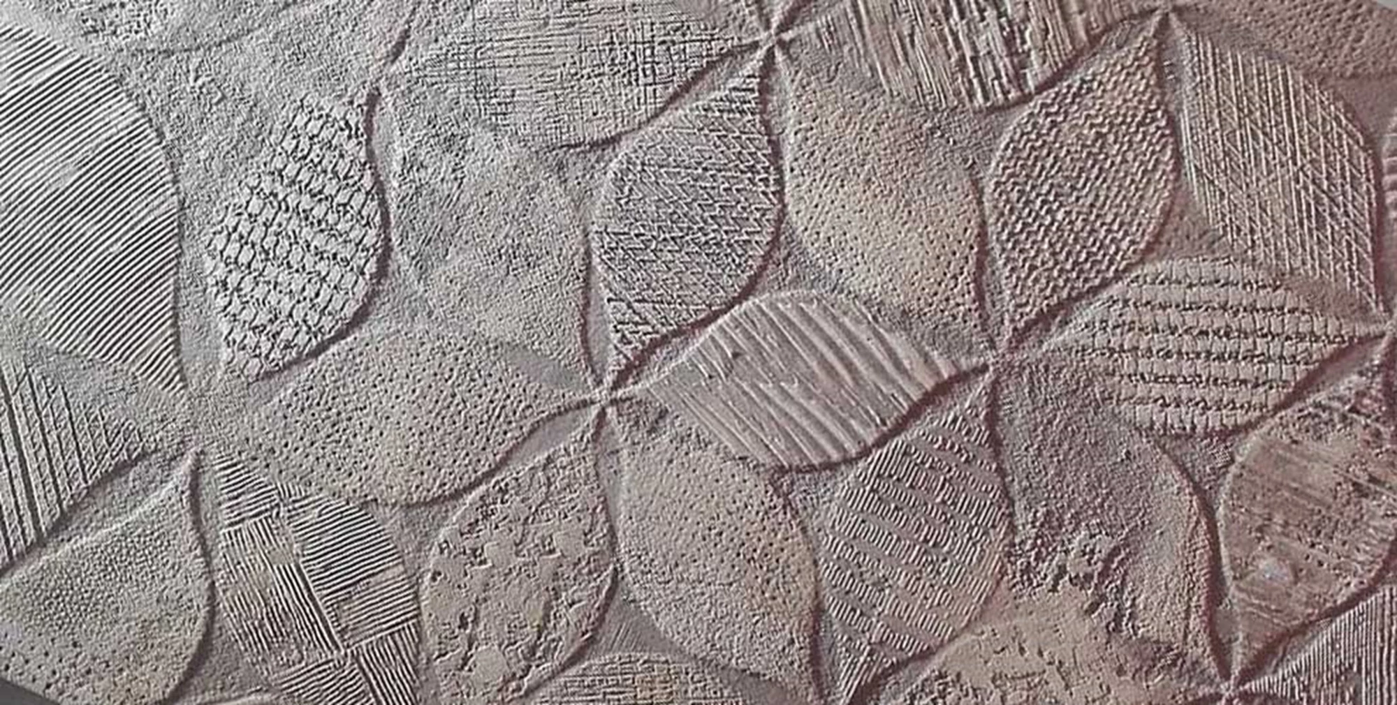 Tile mold with natural flowers