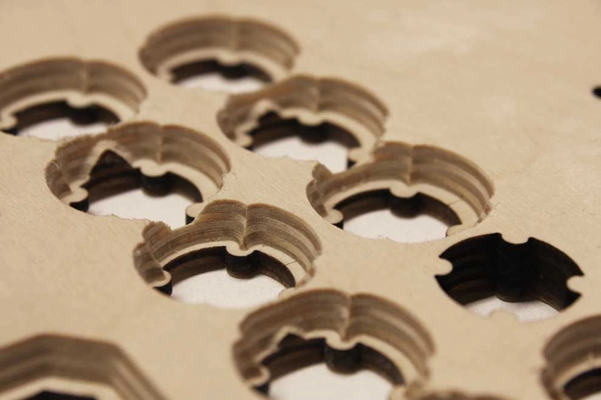 Matrice en acier pour le traitement du cuir